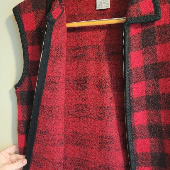 Timberlea 100% Wool Buffalo Plaid Vest, Medium - Picture 8 of 13